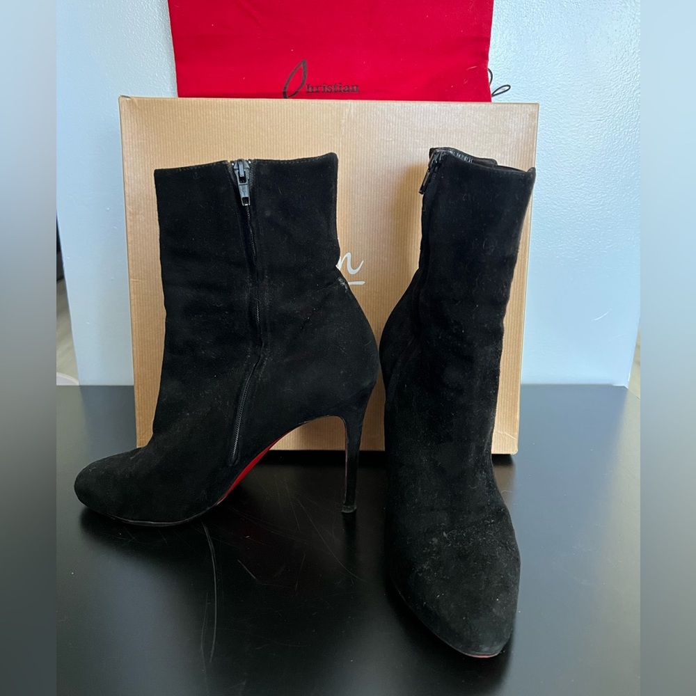 Women’s Christian Louboutin Suede Boots Sz 40